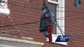 Police: 3 men enter Lancaster home, rob victims at knifepoint