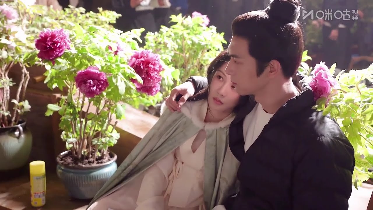 【幕后花絮】杨紫戏精附体式对戏，李现不语，只一味宠溺～玩得了抽象，抠得了细节，从台词衔接到动作配合，每一处都专注打磨，就这个“芳名远扬”还是太全面了！《锦绣芳华》【欢迎订阅咪咕MiGu官方频道】