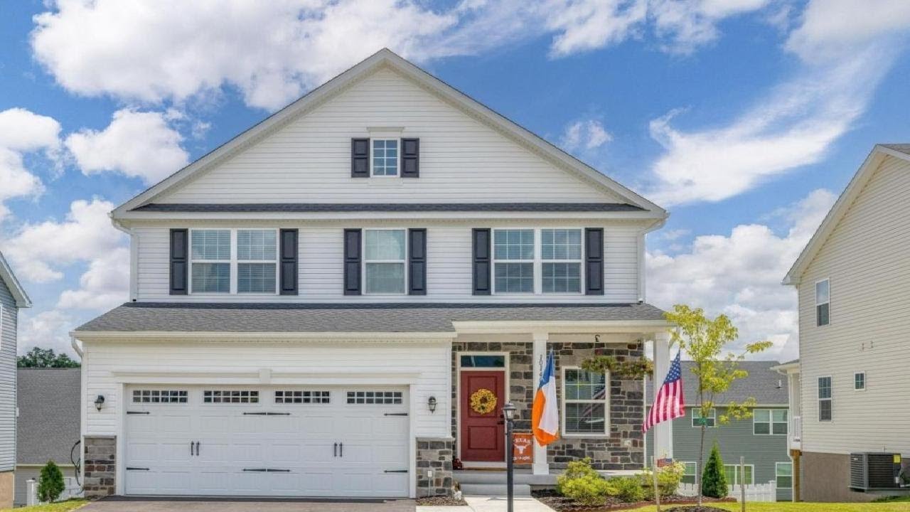 10140 BIG OAK DR, MCGAHEYSVILLE, VA Presented by Angie Shupe.