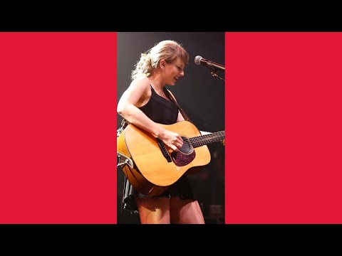 Taylor Swift Shake It Off With Kane Brown Live At The Tight Ends Friends TEU Concert
