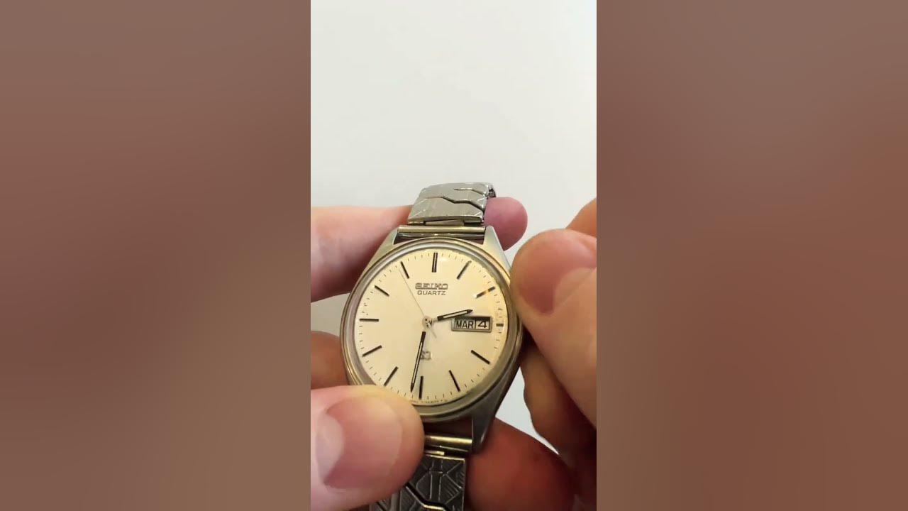 How to Set the Day Date and Time on a Vintage Seiko Quartz Watch - YouTube
