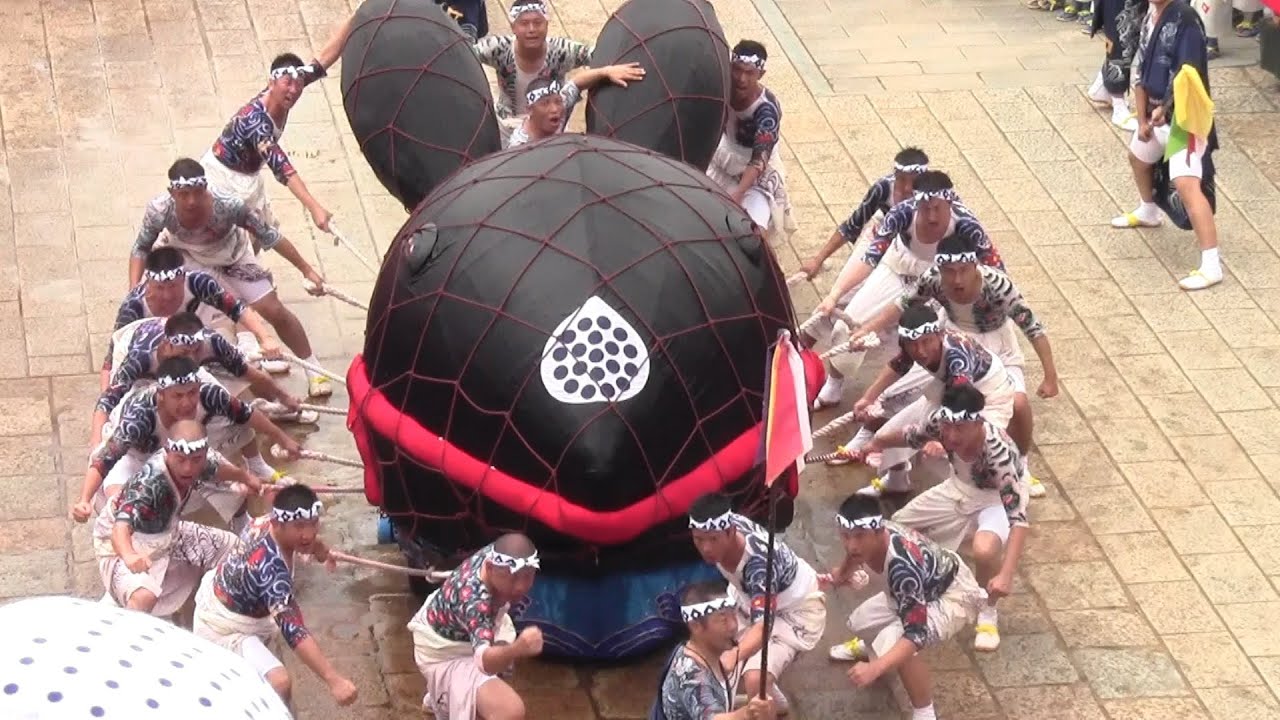 2013長崎くんち 万屋町・鯨の潮吹き 総まとめ - YouTube