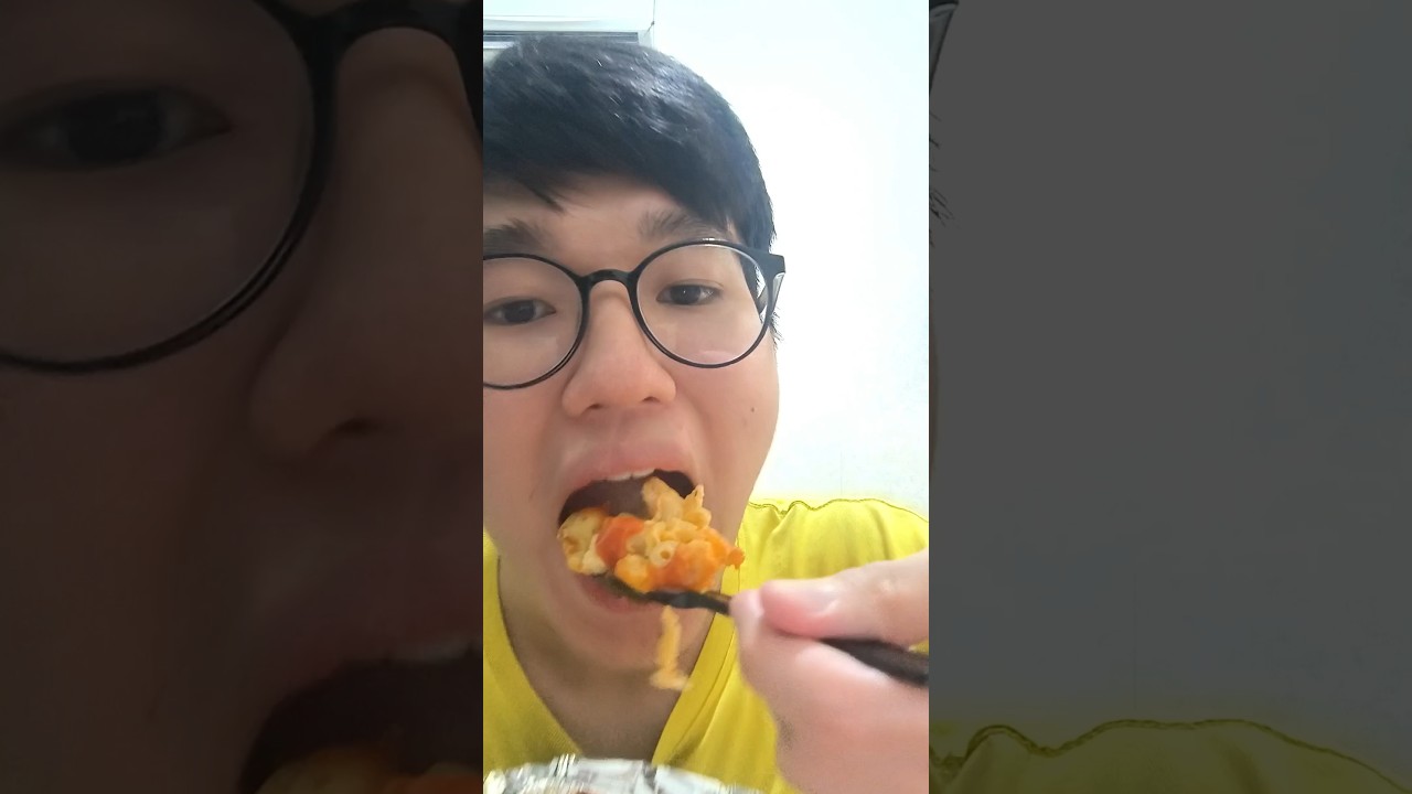 Coba Review makan Classic Mac'n Cheese 