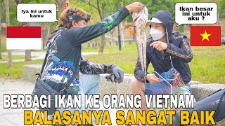 Rejeki Nomplok..!! Berbagi Ikan Ke Orang Vietnam Balasanya Sangat Baik Ikan Pemersatu Bangsa