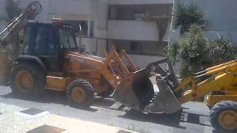Case vs Jcb