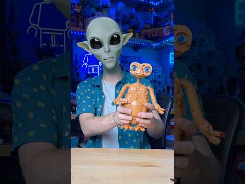 Building LEGO, but I’m an ALIEN… #shorts