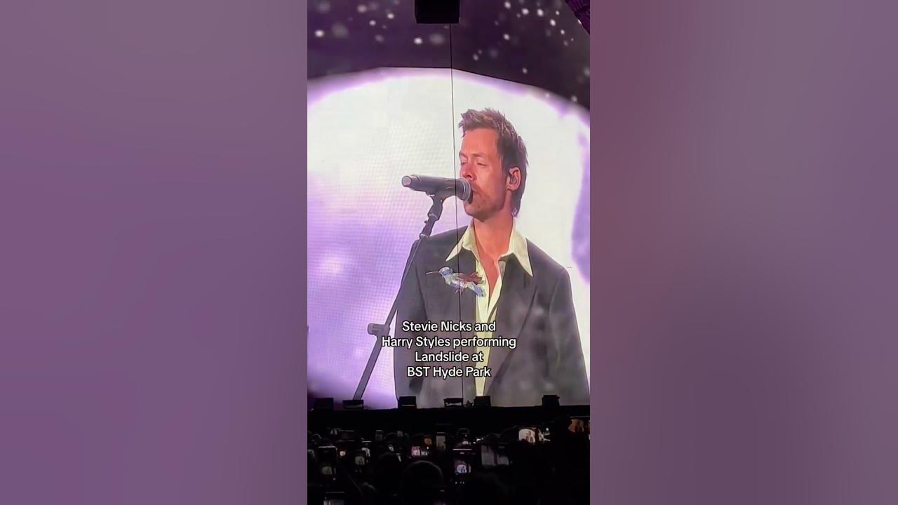 @StevieNicks brought out @HarryStyles to sing #Landslide and weβre so emotional π€π₯Ί π€³:@dazed @StevieNicks brought out @HarryStyles to sing #Landslide and weβre so emotional π€π₯Ί π€³:@dazed