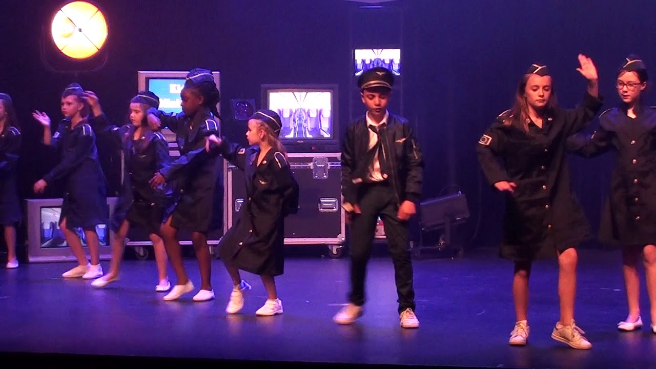 Spectacle MJ Move 2019 - kids et mini kids - hôtesse de l'air
