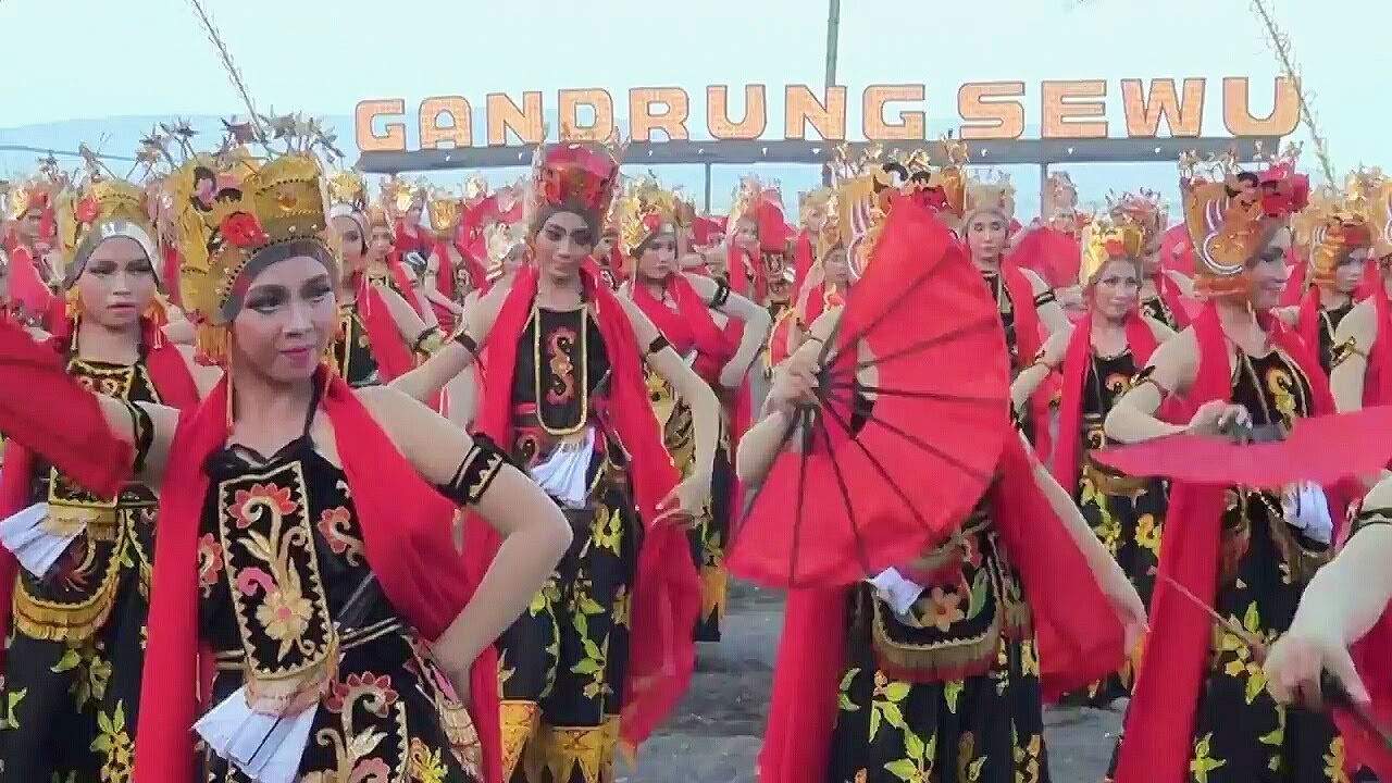 FESTIVAL GANDRUNG SEWU 2016 - SEBLANG LUKINTO