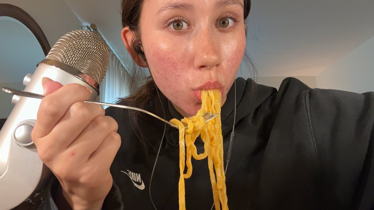 ASMR | Making & Eating Spicy Ramen!!
