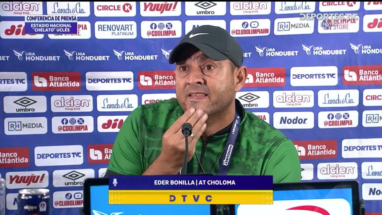 Ever Bonilla en rueda de prensa tras caer ante Olimpia en el Estadio Nacional