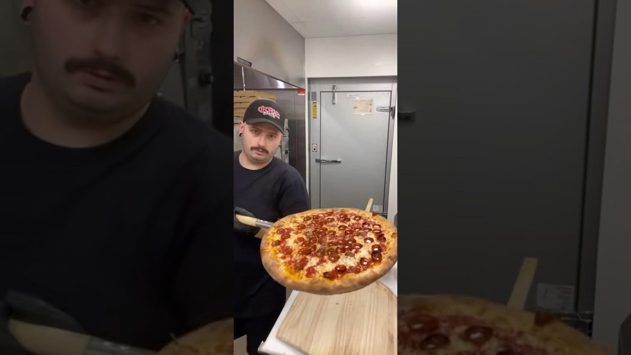 Pizza stache