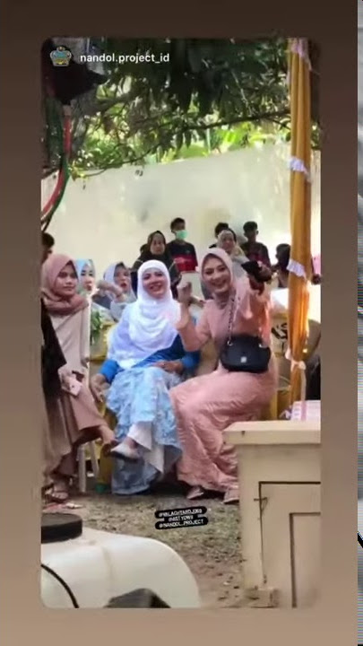 Story Wa Terbaru Cewek Hijab Goyang Hot  Yang Lagi Virall 2024
