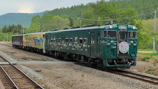 キハ40形『花たび そうや』が宗谷本線塩狩駅を発車（2022年5月22日撮影）。