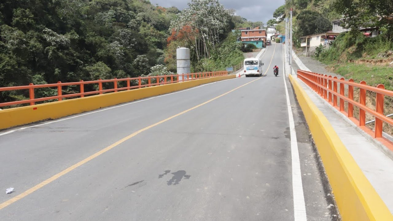 INAUGURAN PUENTE LOS CALIMETES, LOS CACAOS, PROVINCIA SAN CRISTÓBAL 