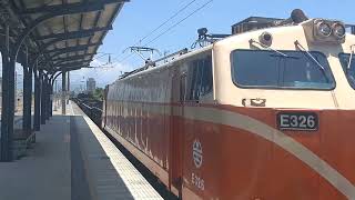 貨物列車急駛通過中里車站20220720