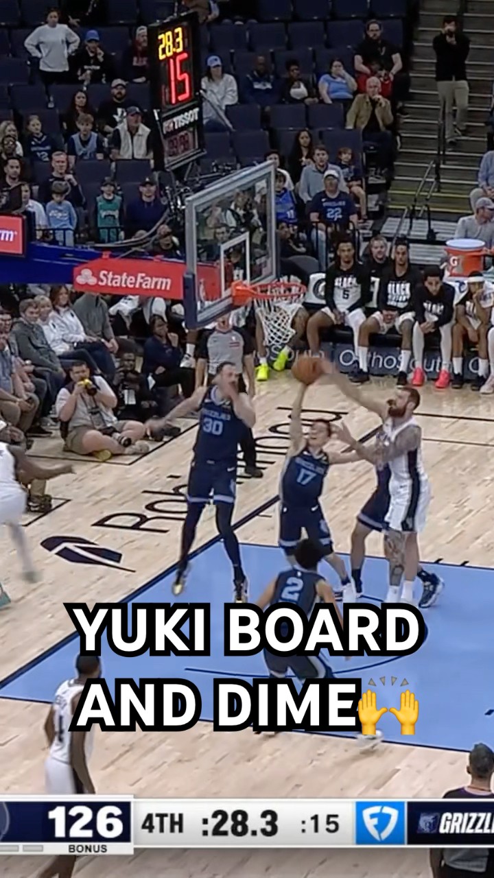 Yuki Kawamura gets the board and full court dime!