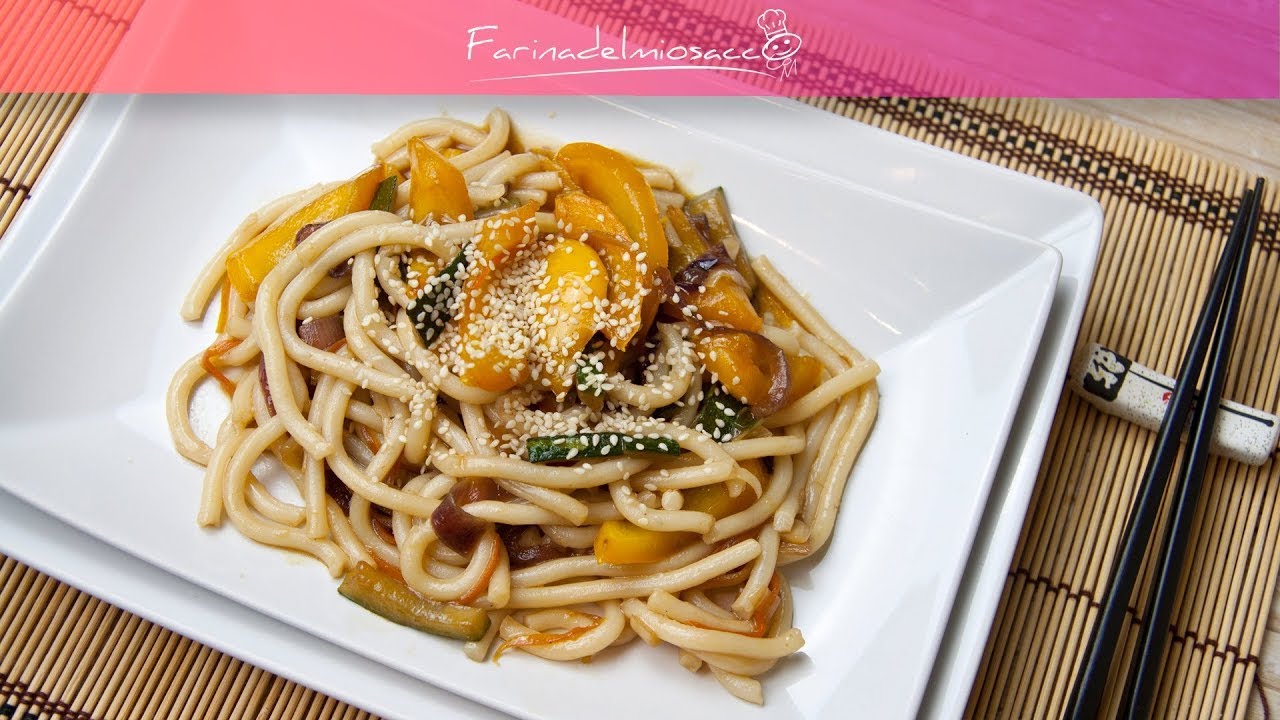 Yaki udon stir-fried with vegetables - The recipe for Japanese