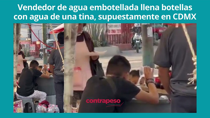 Vendedor de agua embotellada en CDMX llena botellas con agua de una tina #mexico #noticias