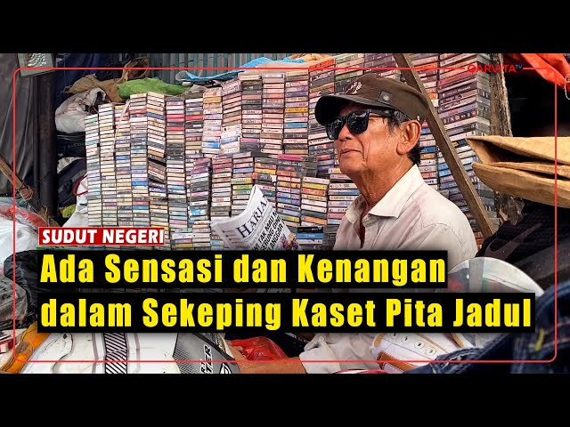 SUDUT NEGERI || Kaset Pita Jadul di Antara Barang barang Loak di Jembatan Item Jatinegara class=