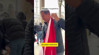 Camide Türk Bayrağı Açan Turistler 