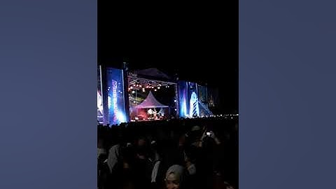 Konser Iwan Fals Sore Tugu  Pancoran ( pelataran Trans Mall Makassar Event SMU 2 Makassar )