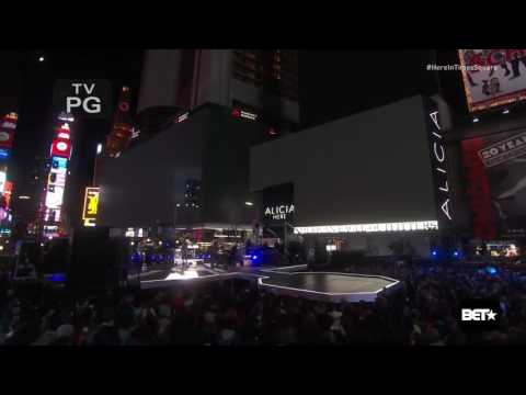Alicia Keys - Fallin' - Times Square 2016