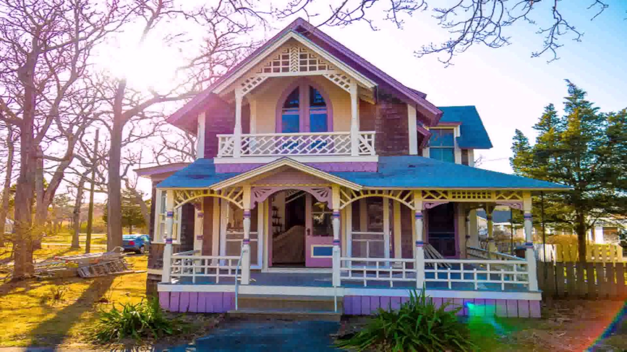 Gingerbread Style House Definition