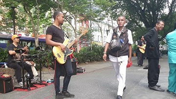 Cinta Luar Biasa