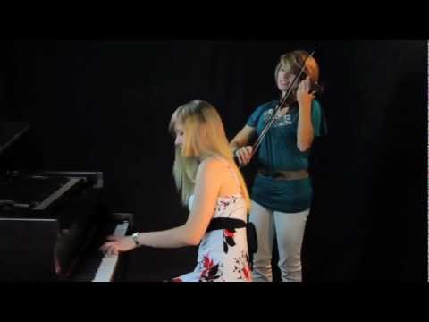 Assassin's Creed 3 Theme - Taylor Davis and Lara (Violin and Piano Cover)