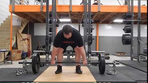 Deadlift with chains