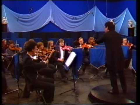 JSBach - "Air" from Suite no.3. AVI OSTROWSKY - Conductor, Norwegian Radio Orchestra