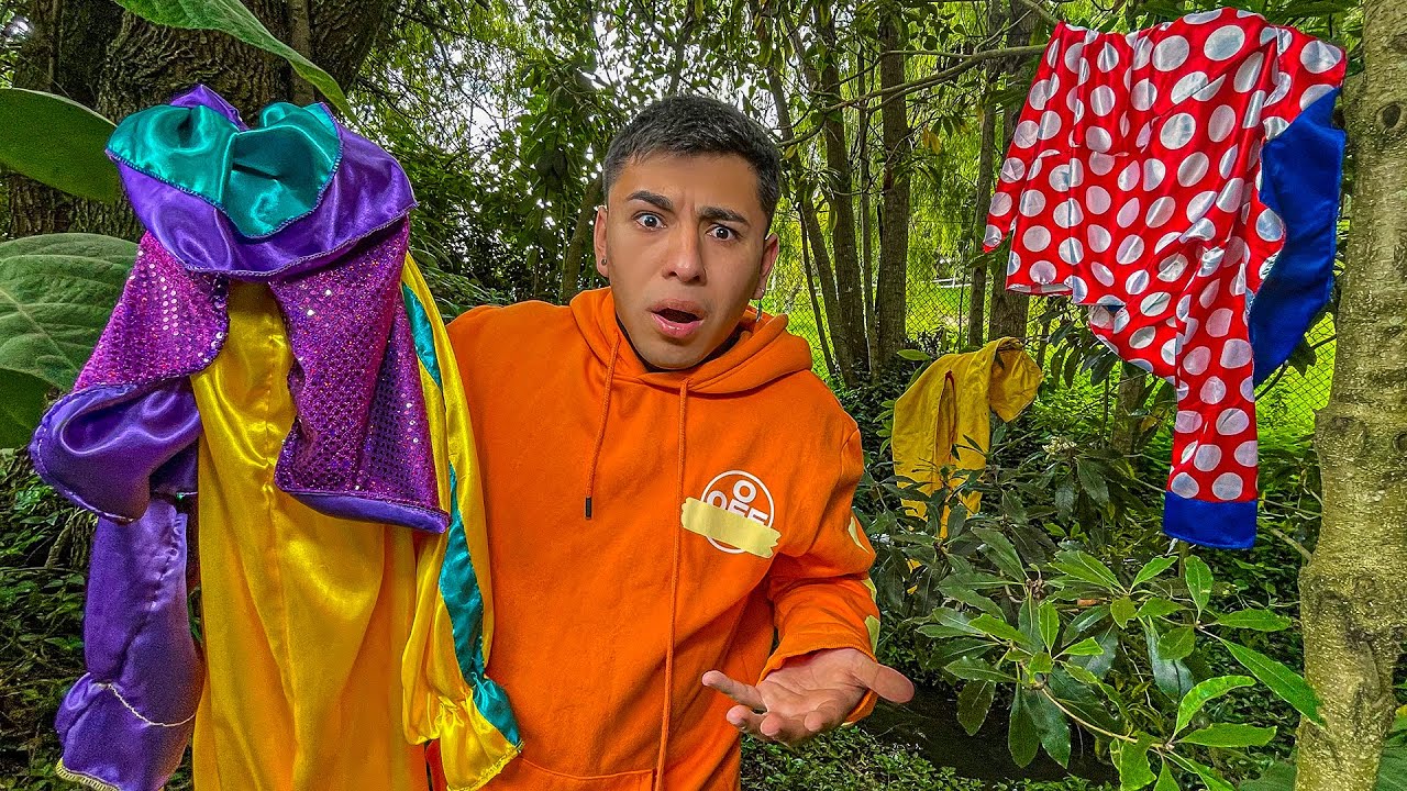 ENCUENTRO LOS TRAJES DE TODOS LOS PAYASOS ASESINOS EN UN BOSQUE *¡El Misterio!