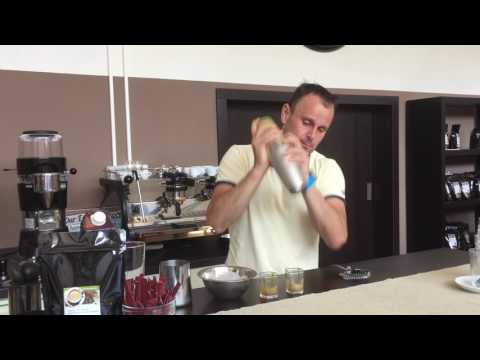 Video: Jak Si Vyrobit Thajskou Kávu Jako Thajský šéfkuchař Arnold Myint