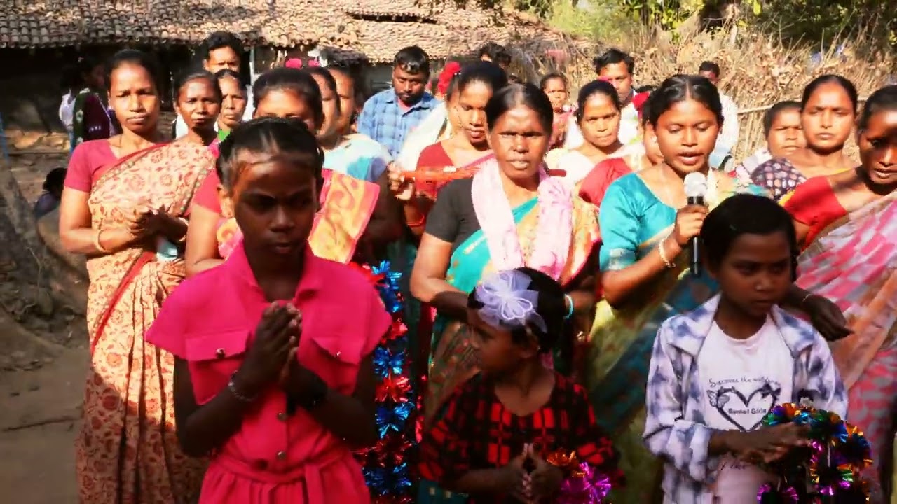 सेवानि संग बिराज के सगाई Procession || Mundari Song || ईसू दोए इदिमेया ईसू दोए आयारमेया..... ||