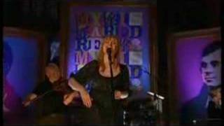 Watch Eddi Reader Auld Lang Syne video