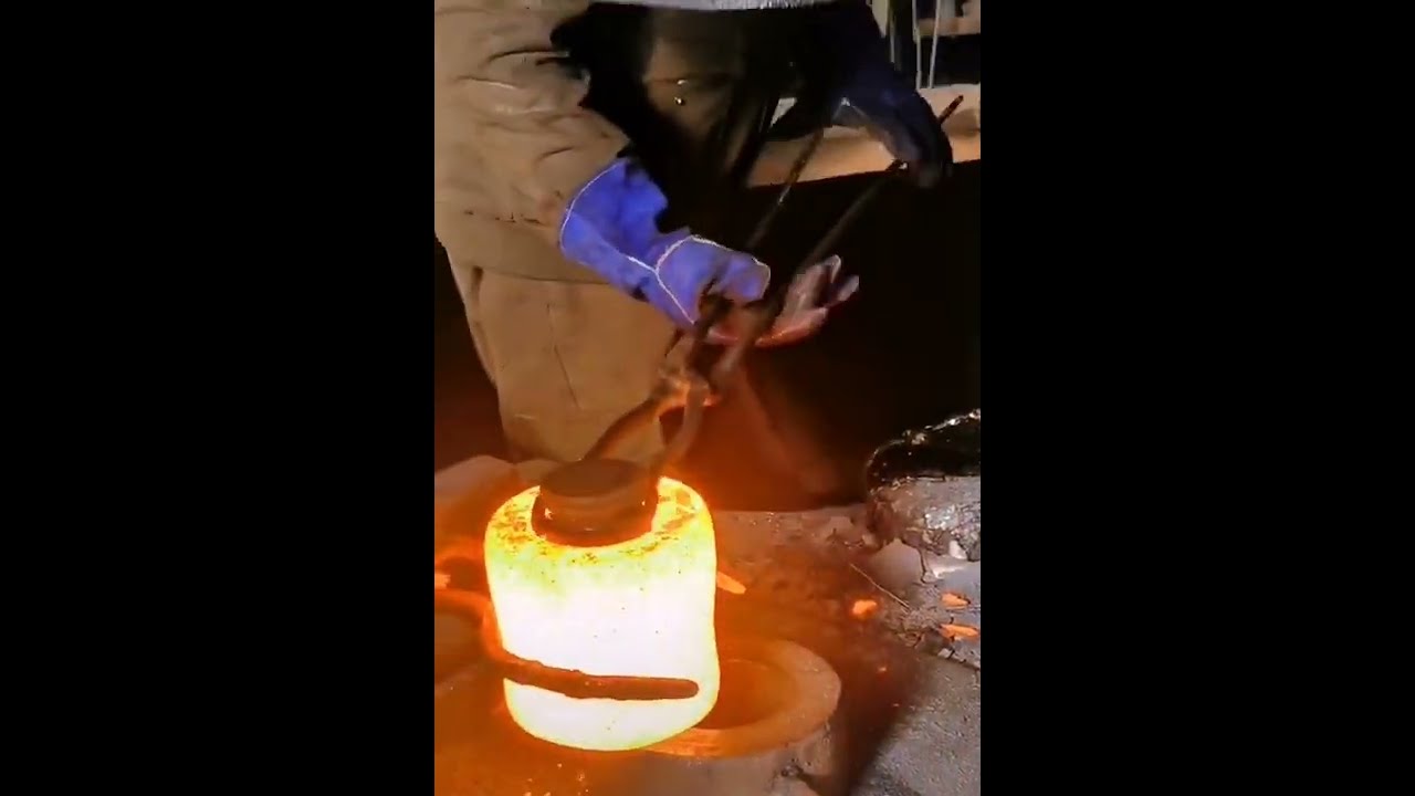 AmazingChina Forging Steel Cylinder In 55 Seconds