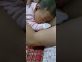 baby suck his dad nipple 宝宝吸爸爸奶头