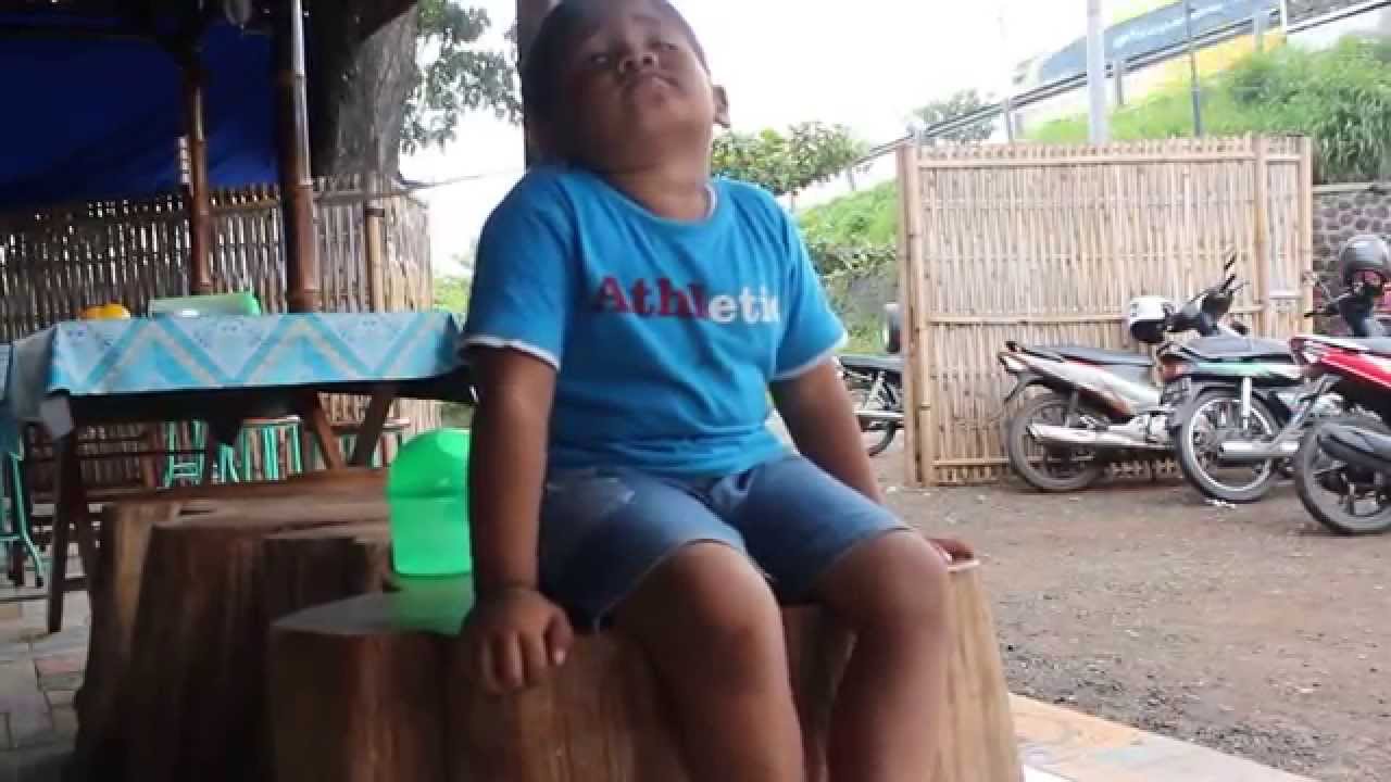 Vidio Lucu Anak Kecil Tidur Sambil Duduk YouTube