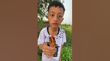 Cậu bé tốt bụng chỉ muốn giúp đỡ người ăn xin nhưng đã hiểu sai #shorts