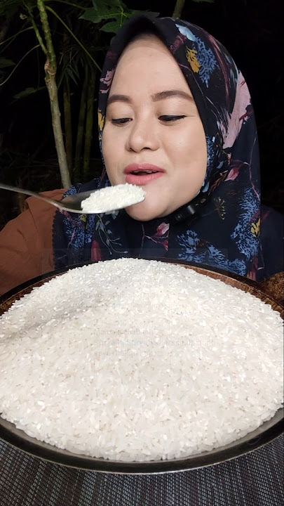 Eating raw rice 😅 #mukbang #rawriceasmr #rawrice