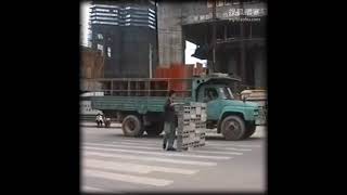 Lin Yilin  Safely Maneuvering across Lin He Road, 1995