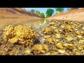 Wow wow wow its amazing a man found many gold miner  big gold nugget at river in dry season