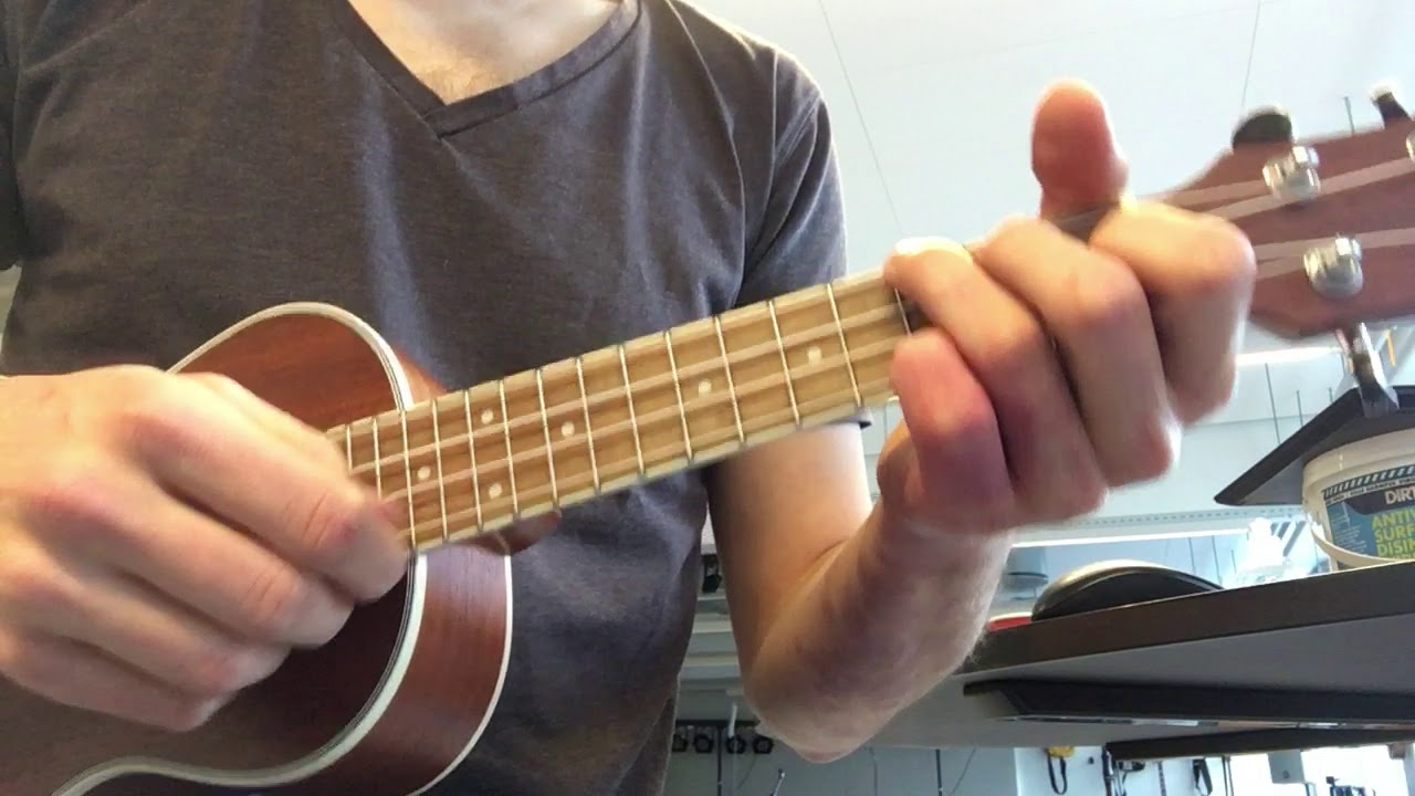 Lord Siva Solhverv (ukulele / keyboard figur) YouTube