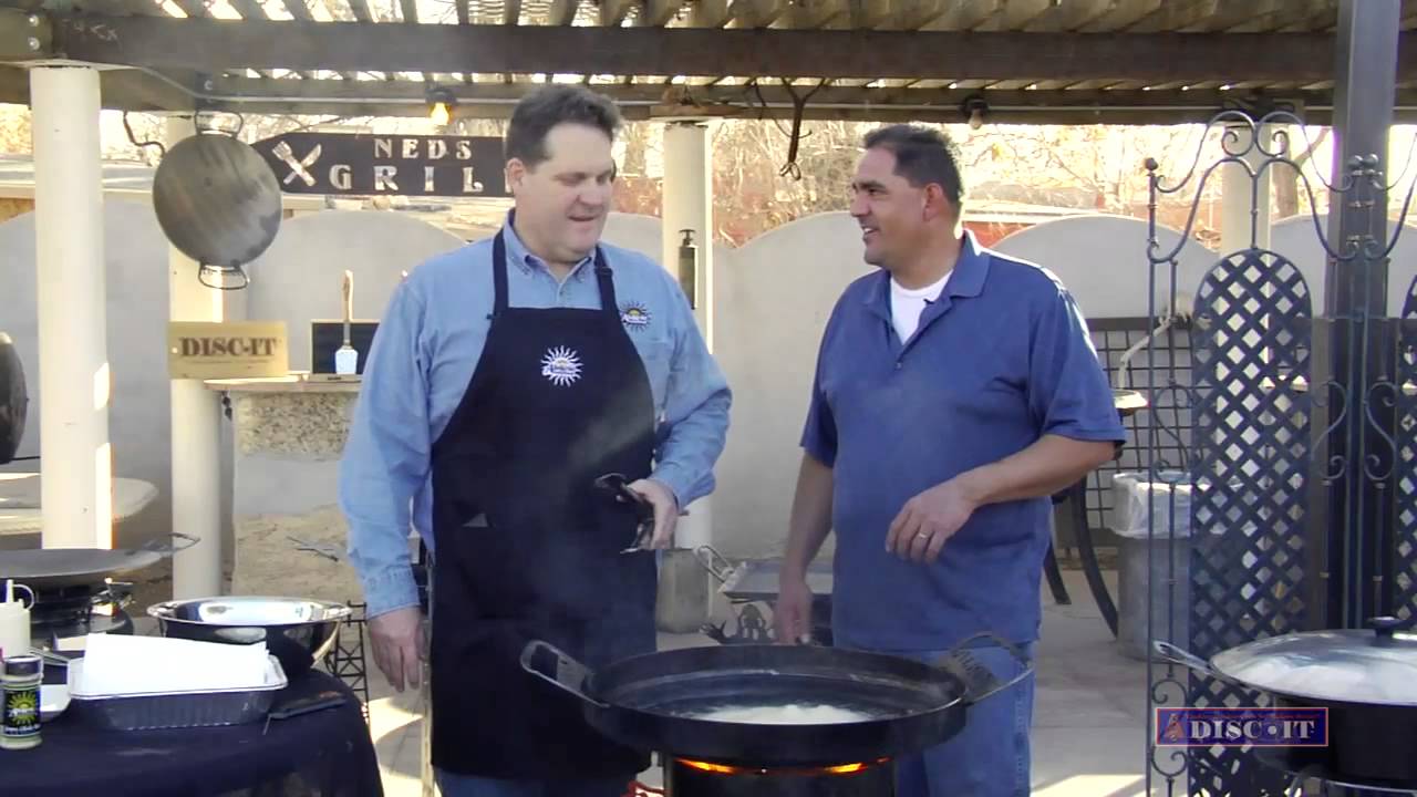 Kirk shares award winning Green Chile Chicken Wings on the DISCIT! 07