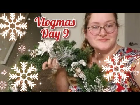 Designing a Wreath! | Vlogmas Day 9 | 2020