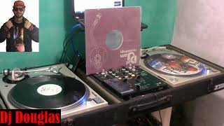 Dj Douglas - Techno Rave 90' in The mix