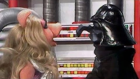 The Muppet Show - 402: Crystal Gayle - Pigs in Space: Dearth Nadir (1979)