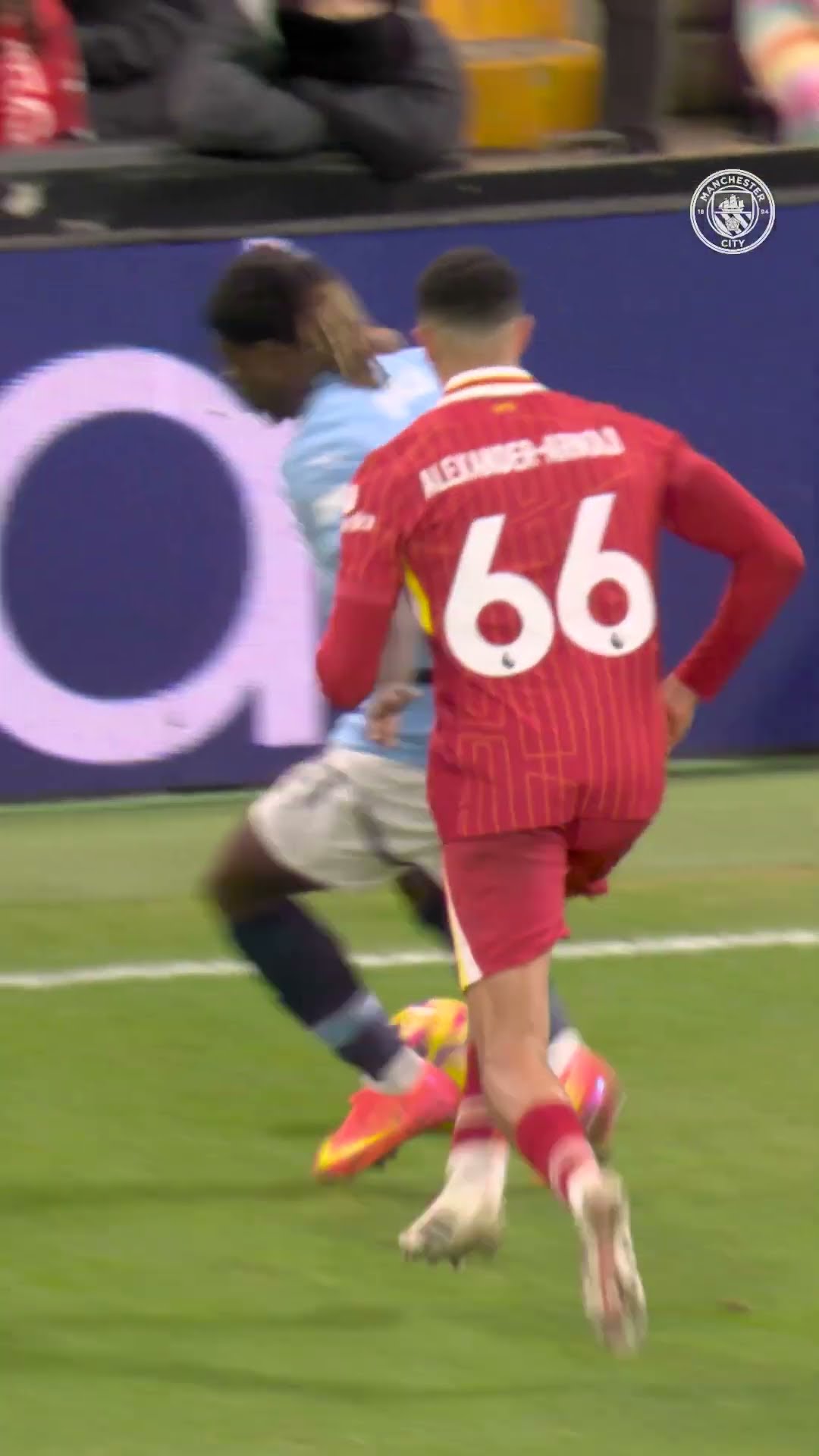 ?‍? ? The simple but effective turn! #mancity #football #shorts #shortsvideo #shortsfeed #skills