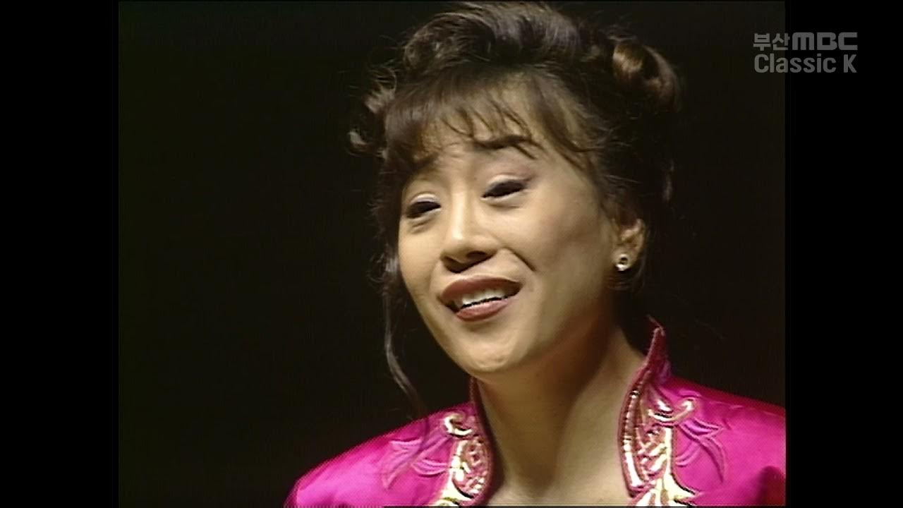 Sumi Jo : The Grass of My Heart ( Korean Lyric Song / 동심초 / 설도 작시 / 김성태 작곡 ) 조수미 부산독창회 1994년 부산문화회관 Sumi Jo : The Grass of My Heart ( Korean Lyric Song / 동심초 / 설도 작시 / 김성태 작곡 ) 조수미 부산독창회 1994년 부산문화회관